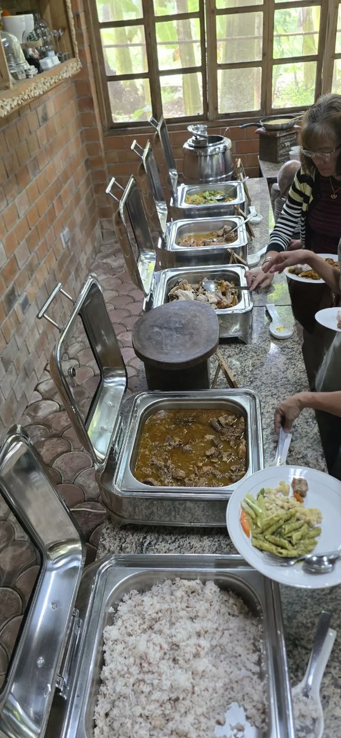 Davao Delights: A $9 Lunch, an Automated Empire, and the Art of Geographic Arbitrage